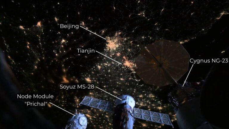 Fogos de artifício do Ano Novo Lunar vistos na foto da órbita do dia 19 de fevereiro de 2026