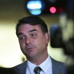 Juiz manda Facebook apagar conteúdo falso ligando Flávio Bolsonaro ao caso Master