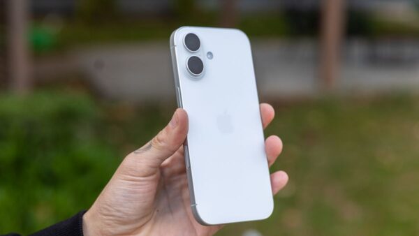 Mercado Livre faz queima de iPhone 17; modelo com 256 GB está com preço no chão