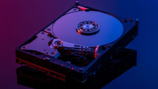 O HD não morreu: WD anuncia discos de 100 TB mais rápidos que SSDs comuns