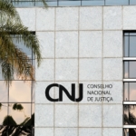 Quem controla os controladores? CNJ, CNMP e a expansão dos penduricalhos