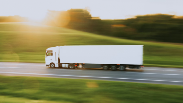 Quase acidente de bicicleta levou engenheiro da NASA a revolucionar caminhões