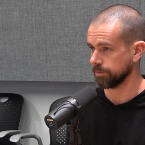 Avanço da IA causa 4 mil demissões na Block, empresa do cofundador do Twitter