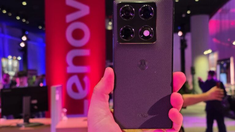 Celular da Motorola tem a melhor câmera do mundo entre dobráveis, diz DXOMark