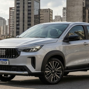 Fiat faz queima e joga preço do Fastback híbrido no chão, mas não para todos