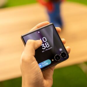 Novo dobrável flip da Samsung pode decepcionar em bateria, indica leaker