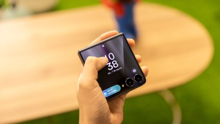 Novo dobrável flip da Samsung pode decepcionar em bateria, indica leaker