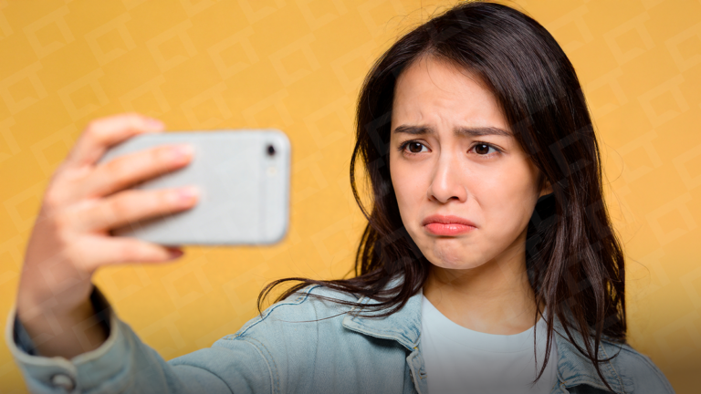 Por que você fica “feio” nas selfies tiradas com seu celular? Saiba o que fazer