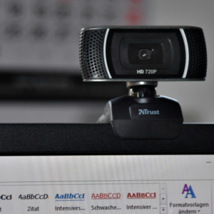 Câmera e microfone ligados sozinhos? Como saber se o seu PC está sendo espionado