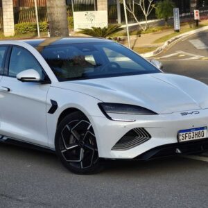BYD derruba preço e esportivo elétrico sai por valor de Commander