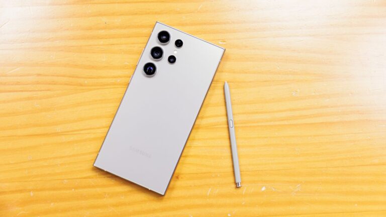 Galaxy S24 Ultra atinge menor preço do ano; economize no top da Samsung