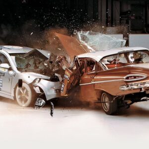 Por que carros modernos se desmancham em acidentes e salvam vidas?