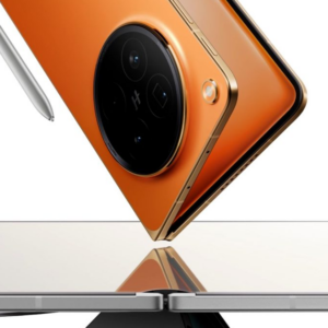 Rival provoca Samsung ao anunciar celular dobrável; entenda