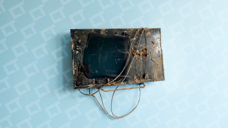 TV que sobreviveu à enchente ainda pode "pifar" depois; entenda