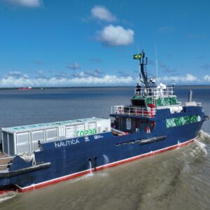 Rival da BYD lança no Brasil "barco do futuro" que funciona com energia limpa