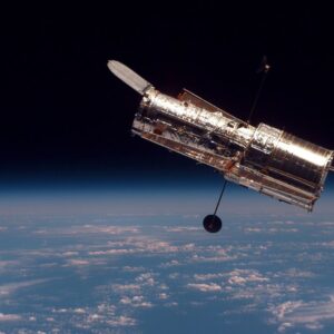 IA resolveu mistério do Hubble e descobriu milhares de objetos "estranhos"