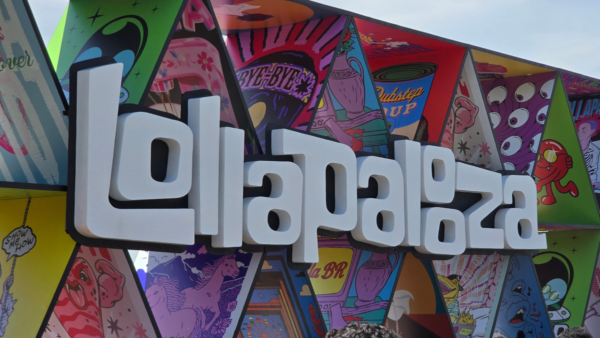 Por que as filas no Lollapalooza explodem sempre no mesmo horário?