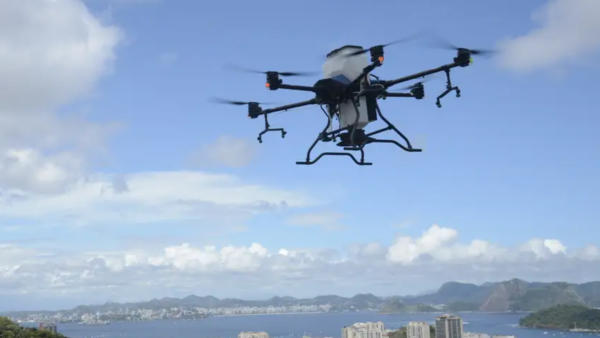 PF captura drone durante voo em Brasília; piloto foi identificado