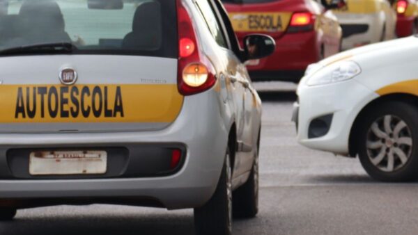 CNH (quase) sem autoescola? Alunos ainda têm dificuldades para prova prática
