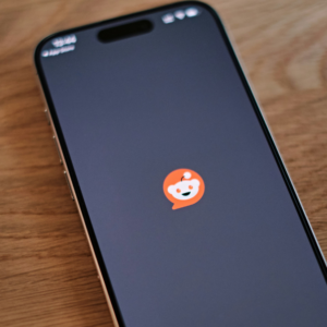 Reddit aperta ainda mais o cerco contra bots e exige verificações