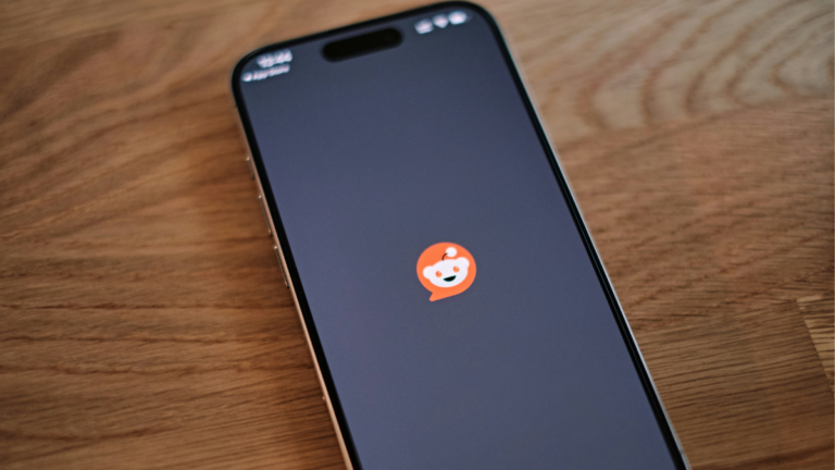 Reddit aperta ainda mais o cerco contra bots e exige verificações