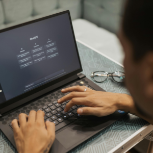 "Modo safadão" do ChatGPT é adiado indefinidamente mais uma vez; veja o porquê