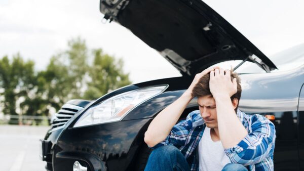 5 carros usados que você deve fugir se não quiser "comprar um problema"