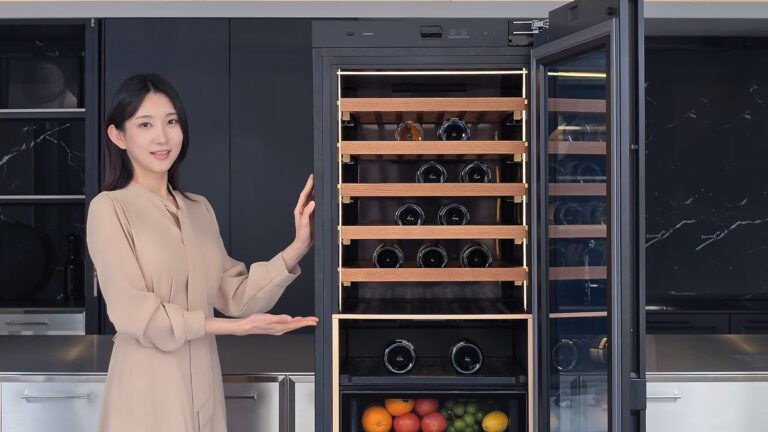Adega da Samsung tem IA para ajudar você a guardar vinho do jeito certo