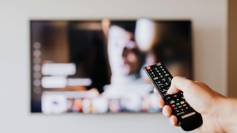 Qual streaming de TV assinar? Compare apps de canais ao vivo