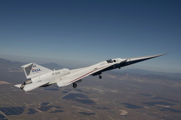 Aeronave experimental supersônica X-59 da NASA faz segundo vôo