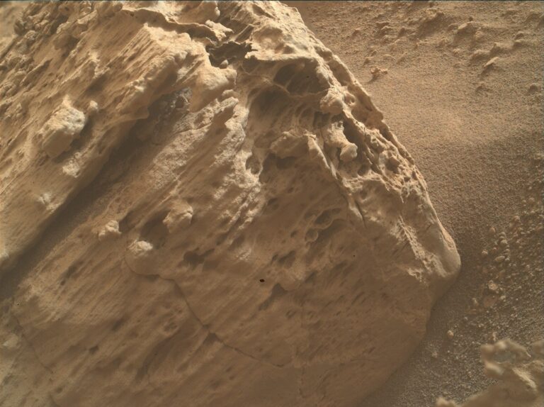 Blog Curiosity, Sols 4825-4831: Explorando as Fronteiras