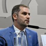 Diretor da Anvisa quer regras mais rígidas para farmácias de manipulação