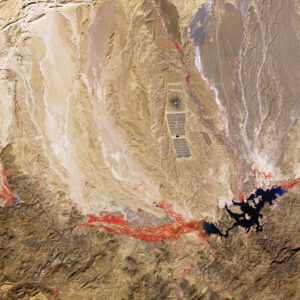 Enorme conjunto de energia solar visto da foto em órbita do dia 5 de março de 2026