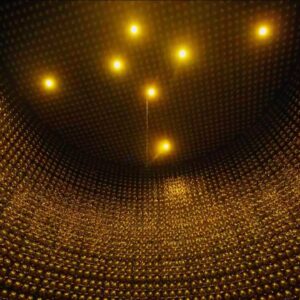 Nas profundezas do subsolo, um telescópio poderá em breve detectar fantasmas de estrelas que morreram antes da existência da Terra