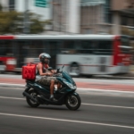 O custo invisível do delivery e a lógica do pedido mínimo