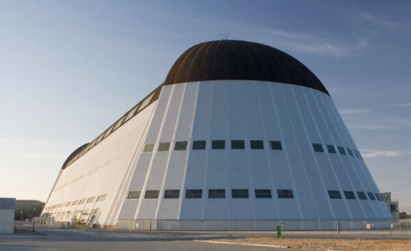 Projeto de restauração do Hangar One - NASA