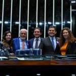 Projeto que cria 24 mil cargos e concede reajuste a servidores do Executivo vai à sanção