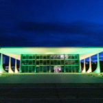 Supremo sacrifício: o que fazer diante de um processo de suicídio institucional?