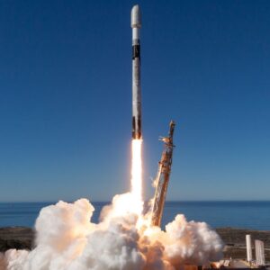 Veja a SpaceX lançar 119 cargas úteis em órbita da Califórnia no início de 30 de março