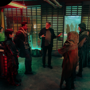 ‘Antigamente, estávamos olhando para uma tela verde com marcas de fita’: Conversamos com a lenda de ‘Star Trek’ Jonathan Frakes sobre a direção do penúltimo episódio da primeira temporada de ‘Starfleet Academy’