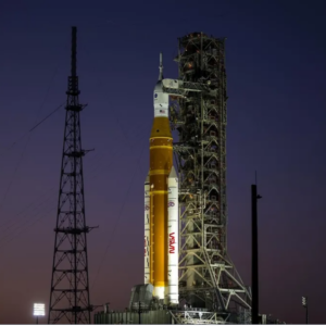 Por que a missão Artemis II da NASA vai chegar à Lua, mas ninguém vai pousar?