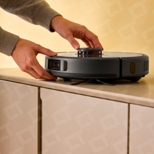 Dá para limpar em cima do guarda-roupa com robô aspirador? Nós testamos