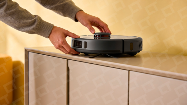 Dá para limpar em cima do guarda-roupa com robô aspirador? Nós testamos