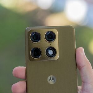Celular top da Motorola com câmera melhor que do iPhone está com preço no chão