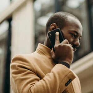 Nova estratégia do governo vai aumentar sinal de celular em cidades pequenas