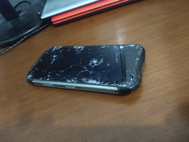 Doogee S96 Pro destru&iacute;do