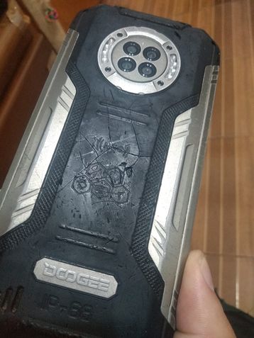 Doogee S96 Pro destru&iacute;do
