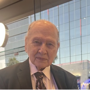 Cofundador "anônimo" da Apple diz ainda ter 10% da empresa; conheça Ronald Wayne