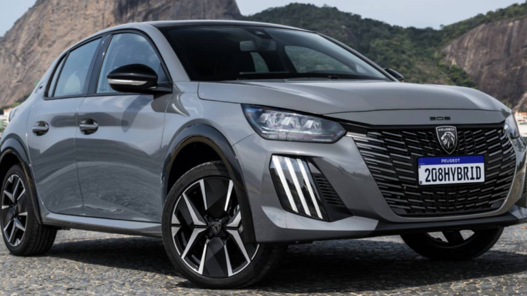 Peugeot derruba preços do 208 e hatch fica mais em conta que Renault Kwid