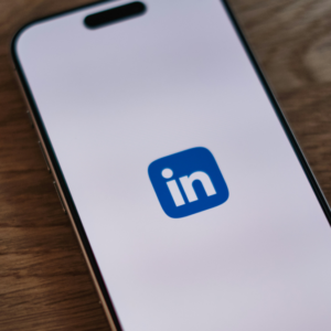 LinkedIn é processado por suposta varredura de extensões para coletar dados
